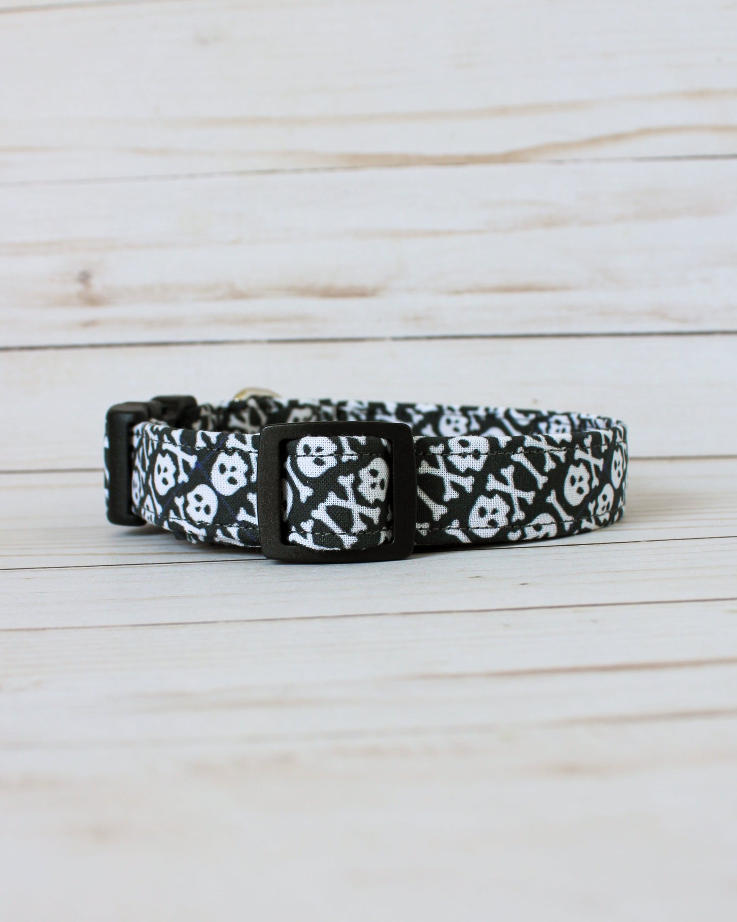 Skull and Crossbones Dog Collar