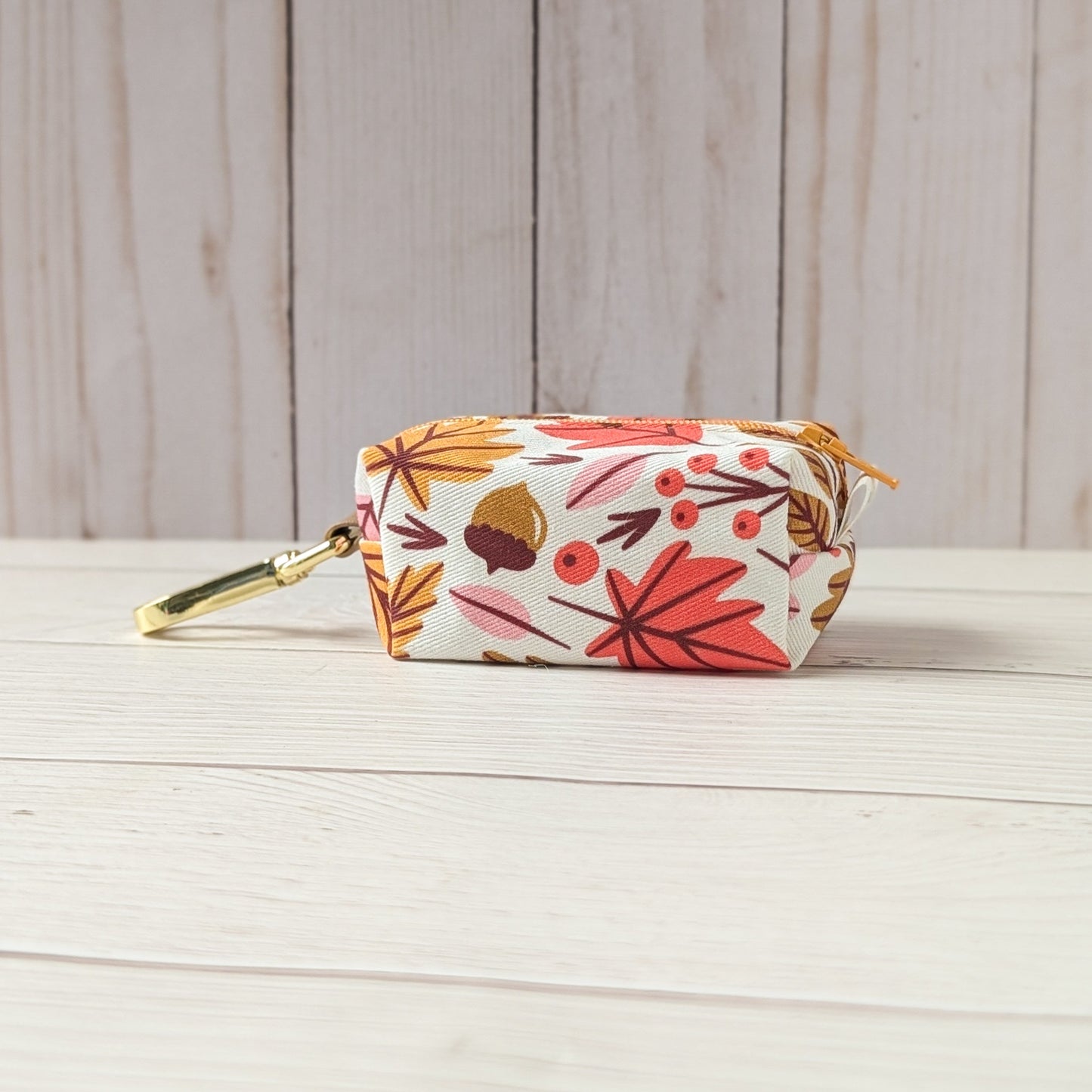 AUTUMN Poop bag holder