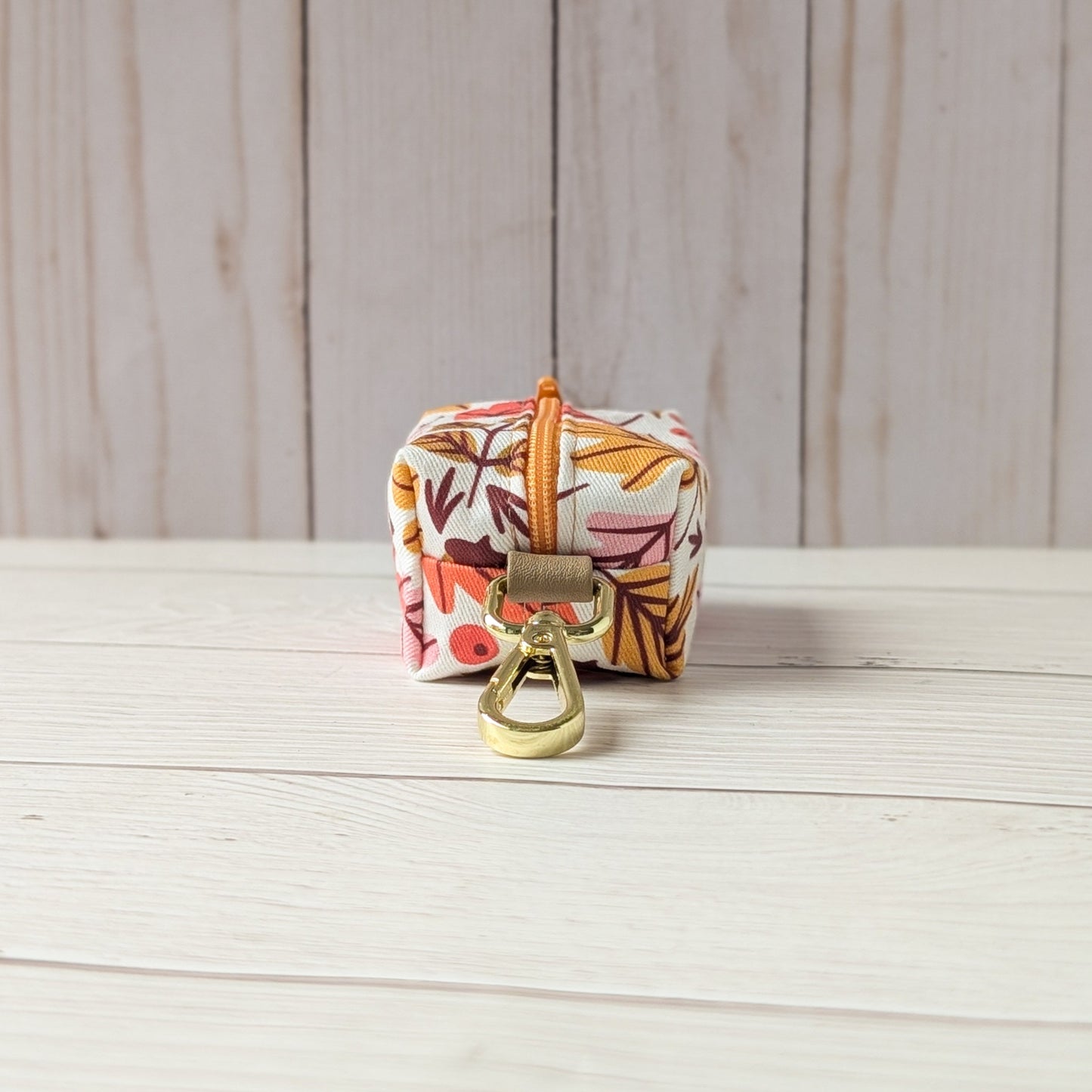 AUTUMN Poop bag holder