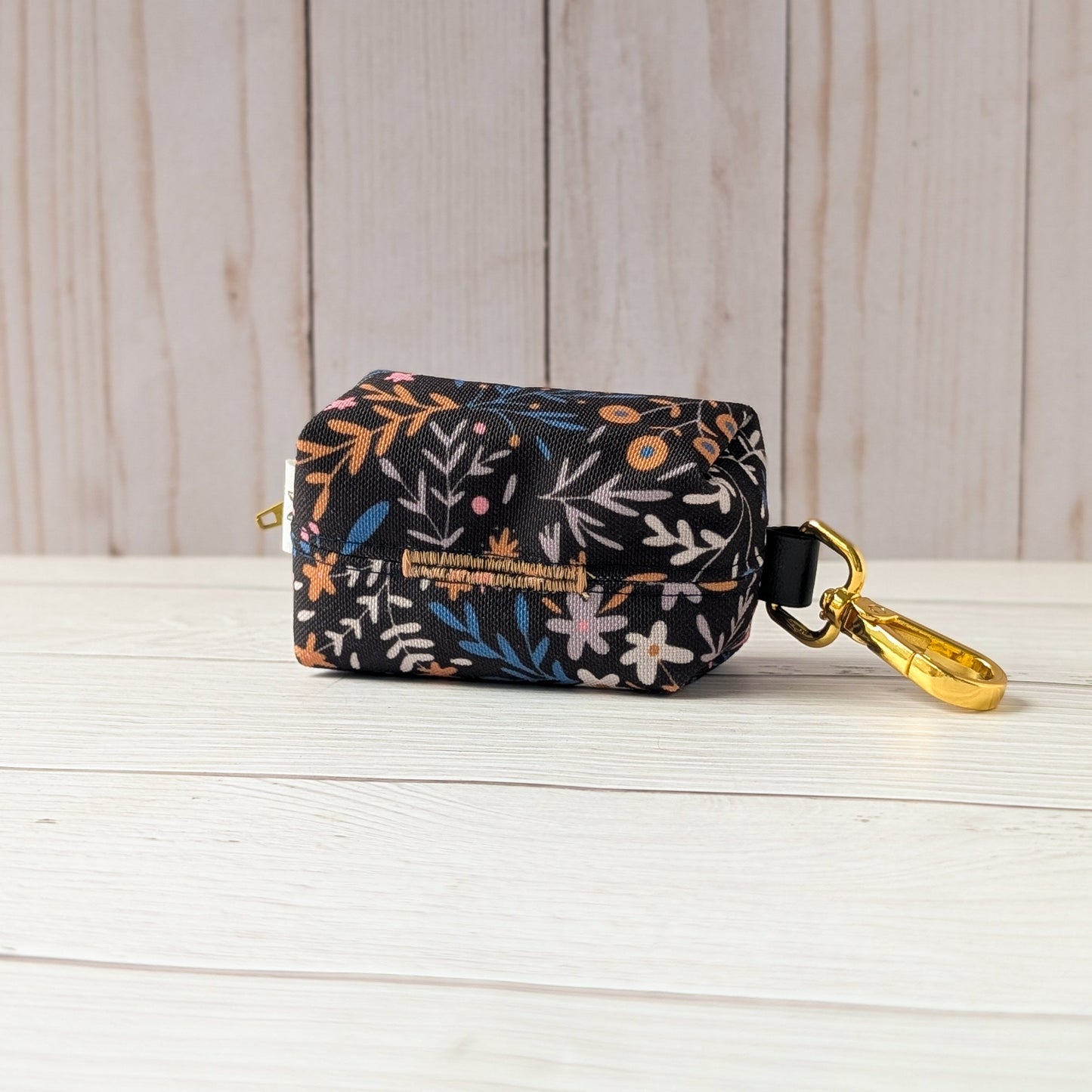 MIDNIGHT WOODS Poop bag holder