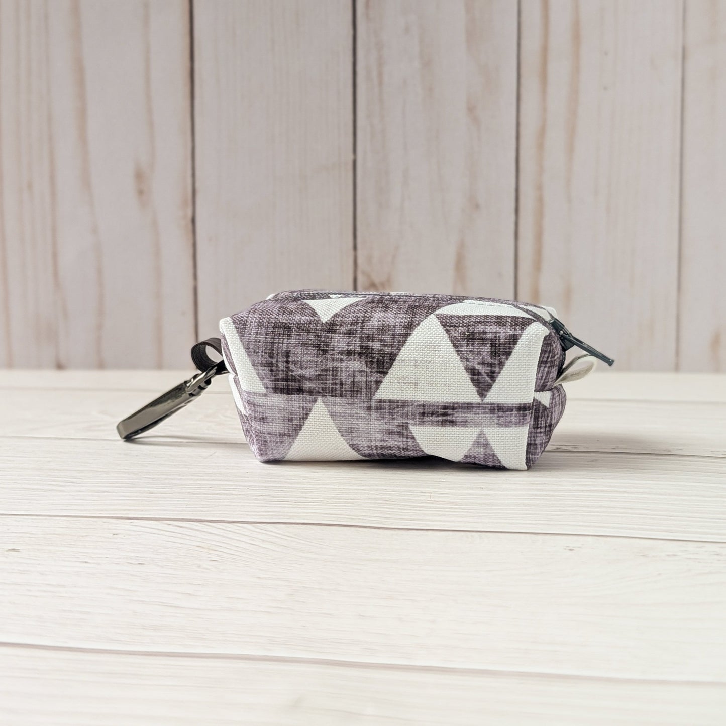 MOUNTAINS Poop bag holder