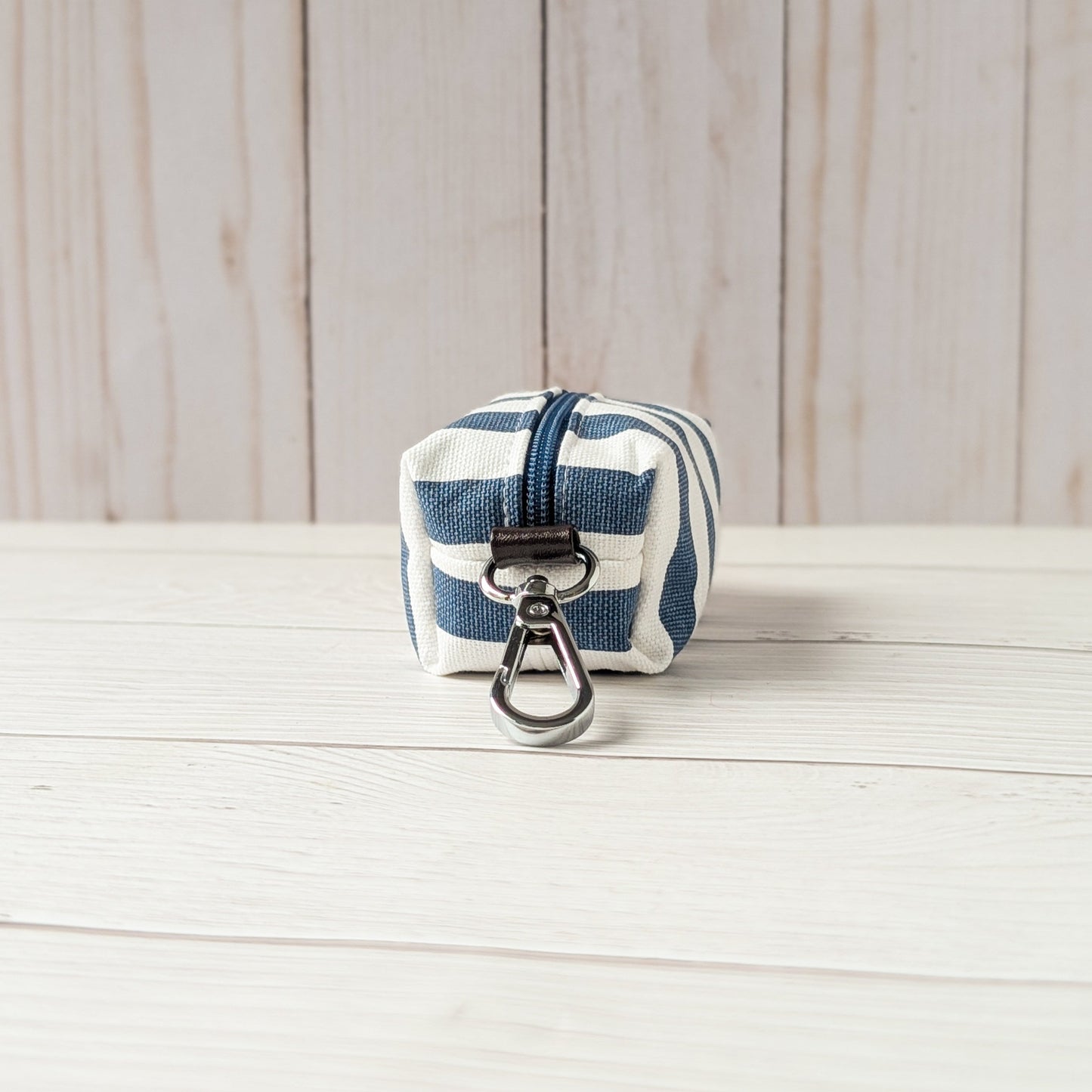 SAILING Poop bag holder