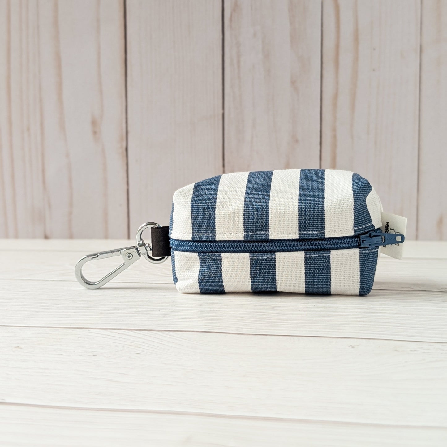 SAILING Poop bag holder