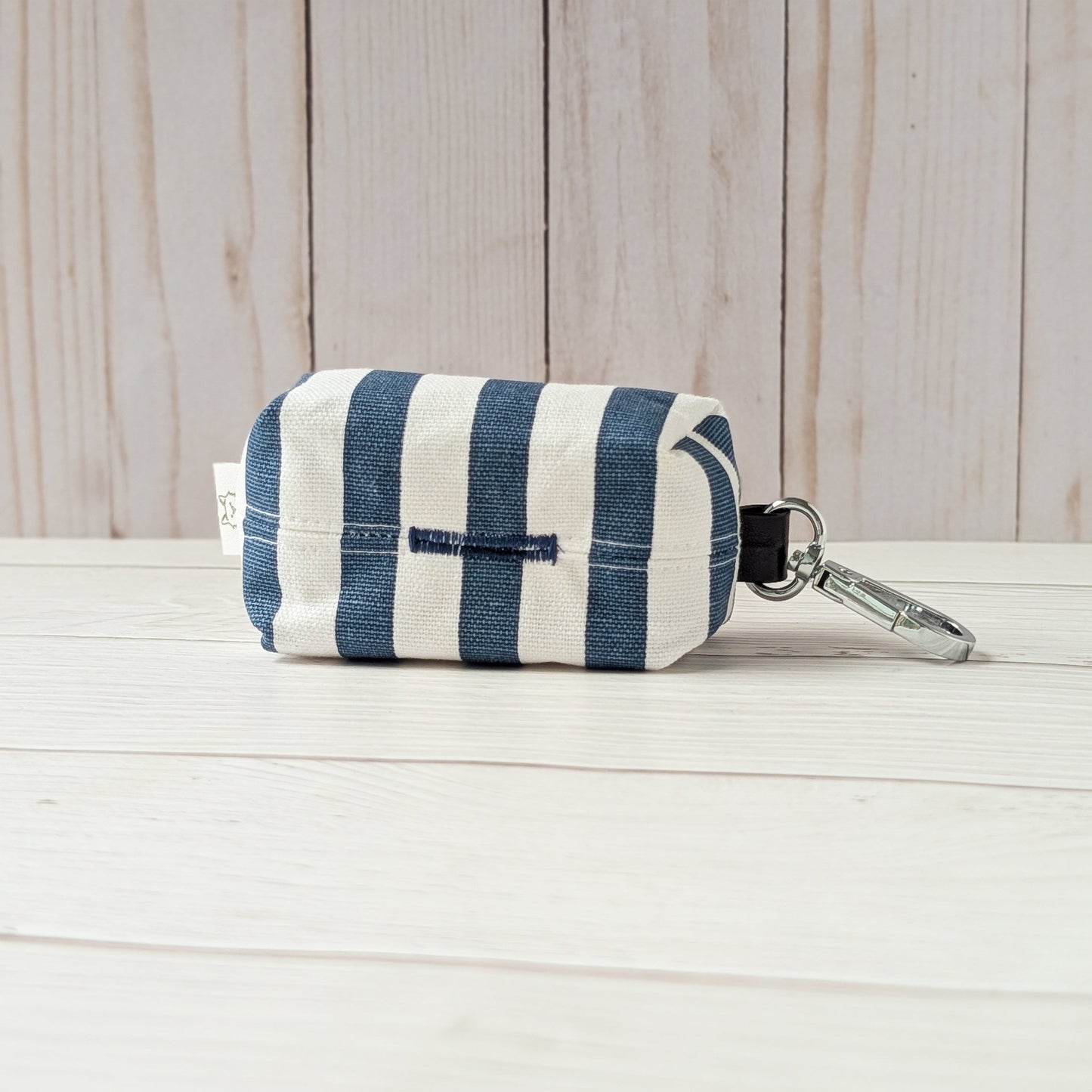 SAILING Poop bag holder