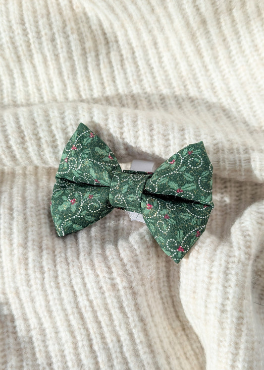 Green Holiday Swirls