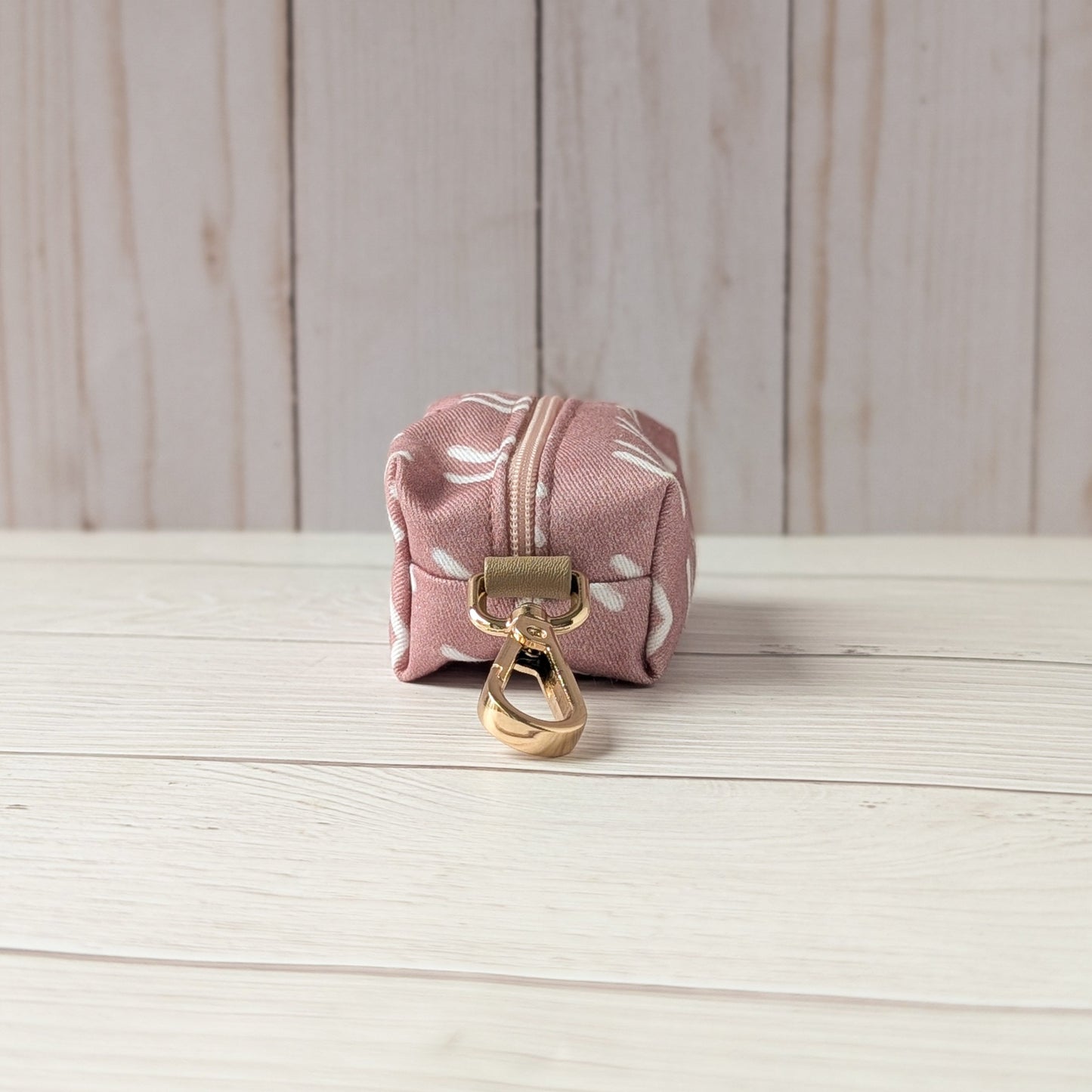 ARROWS Poop bag holder