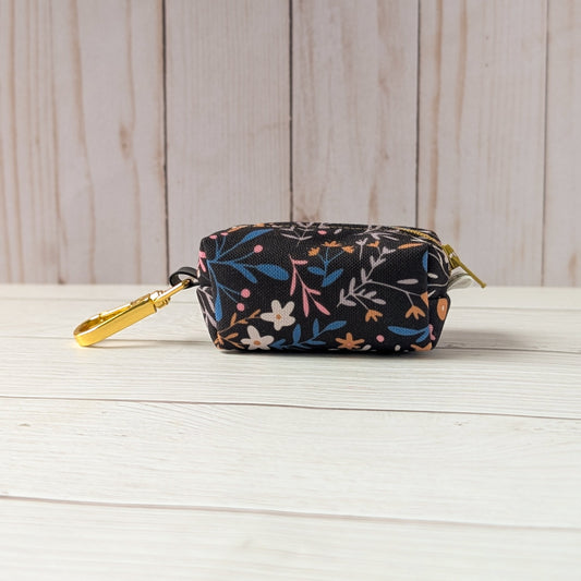 MIDNIGHT WOODS Poop bag holder