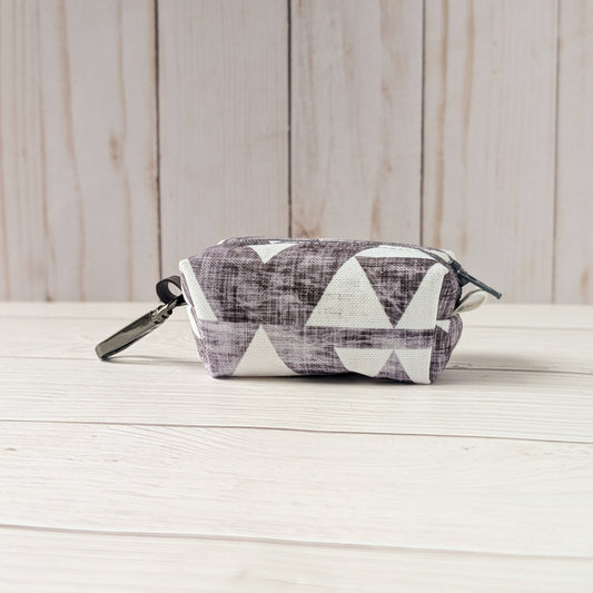 MOUNTAINS Poop bag holder